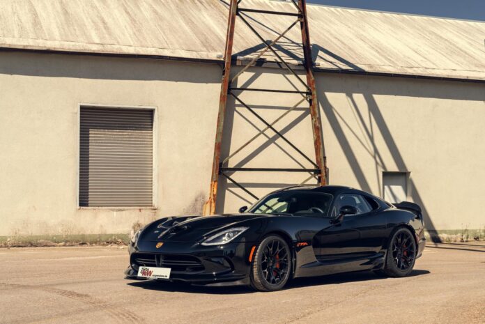 Neues Fahrwerk für die Dodge SRT Viper: Das KW V5 Gewindefahrwerk